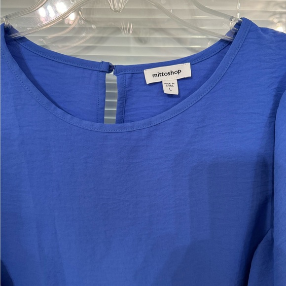 Blue Blouse with flutter sleeves. - Picture 2 of 2